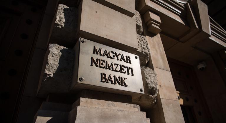 Több helyszínen tart kutatásokat MNB-ügyben a nyomozó főügyészség