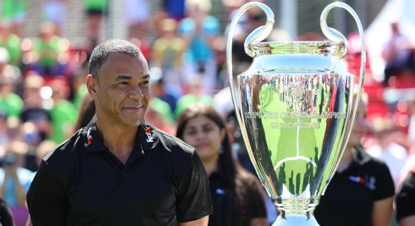 Brazil futball-láz Budapesten: Cafuért rohamozták meg a szurkolói zónát
