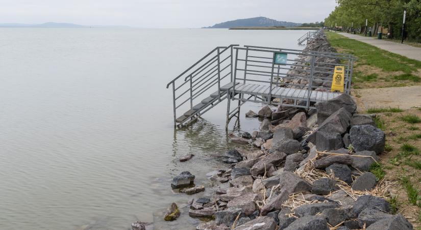 Riadoztatnak a bankok: az erős forint miatt a Balaton alternatívát kaphat
