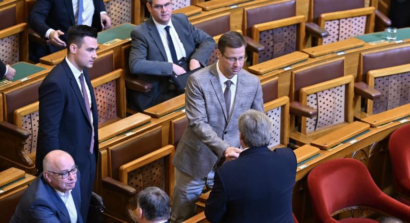 A Fidesz-frakció szerint a Tisza-kormány „Facebook-nyomozói tevékenysége” politikai hangulatkeltés