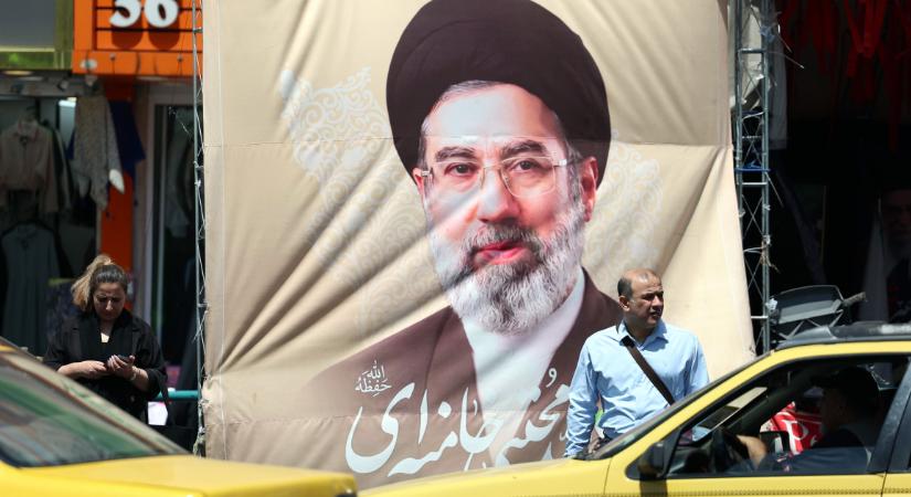Megszólalt Irán megsebesült legfelsőbb vezetője