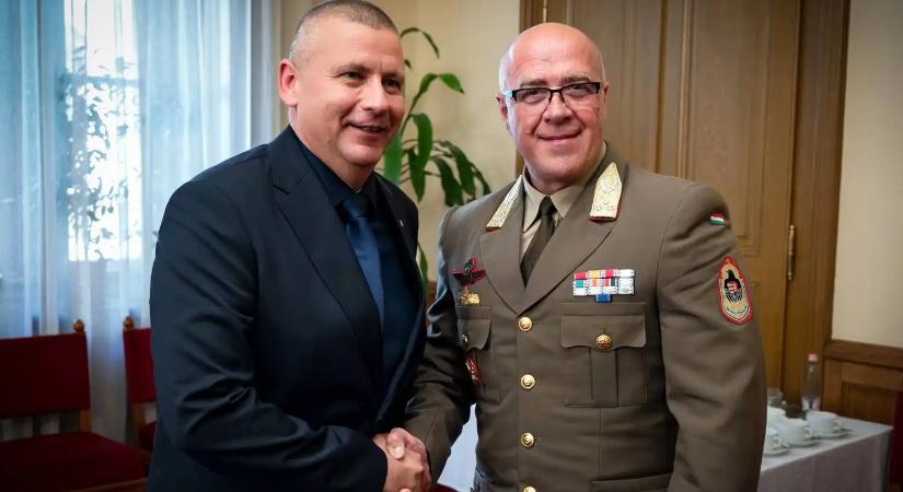 Sándor Zsolt altábornagy: Többet kell foglalkozni a katonával, és kevesebbet nyalogatni a harckocsit