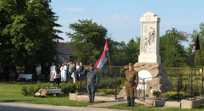 Kövek és nevek – te is megtalálod a hőseidet?
