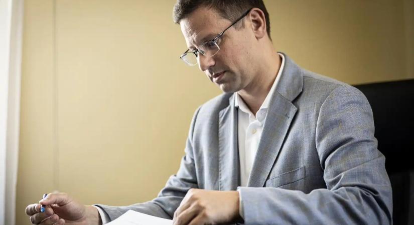 Gulyás Gergely bejelentette: A Fidesz-KDNP is megszavazza a képviselői fizetések 40 százalékos megvágását