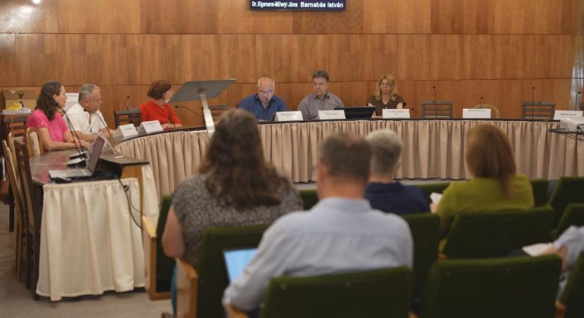 Nyolc témát tárgyalt a pénzügyi bizottság