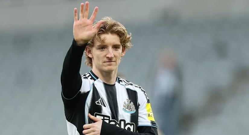 Anthony Gordon közel 70 millió fontért igazolhat Barcelonába – sajtóhír