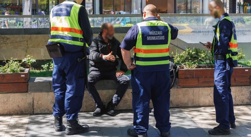 Agresszív kéregetők miatt figyelmeztetik a járókelőket, ezt kell tenni fenyegető helyzetben