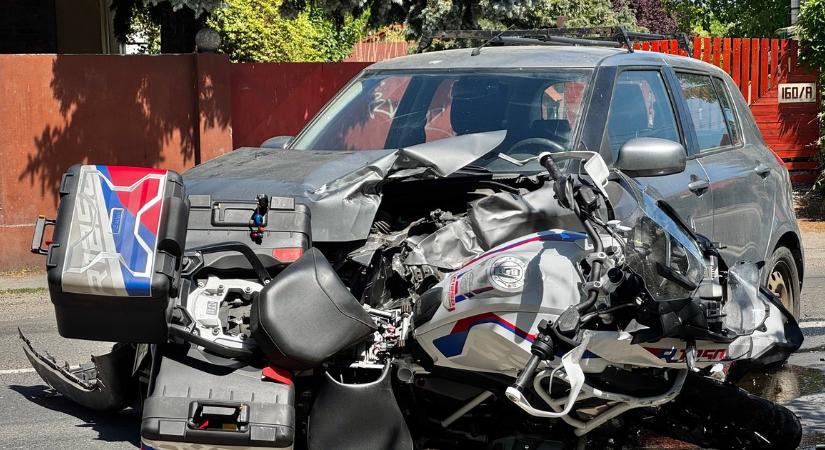 Fotókon a mai horrorbaleset: mentőhelikopter vitte el a motorost a helyszínről