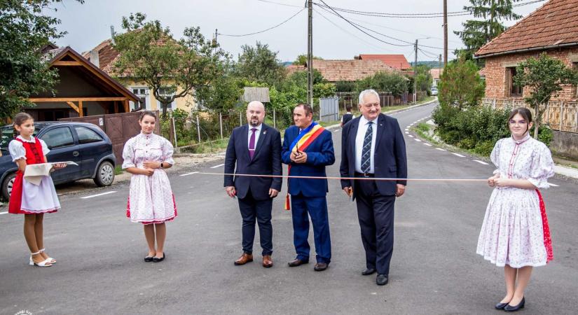 Épülő jövő Varsolcon: infrastruktúra és közösség kéz a kézben fejlődik
