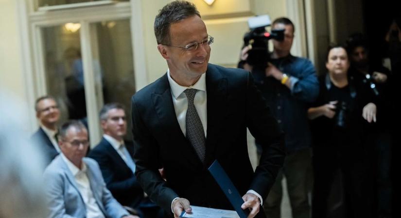 Megtörte a csendet, újabb poszttal jelentkezett Szijjártó Péter