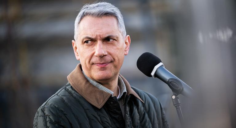 Eljárás indult Lázár János batidai teniszpályája miatt