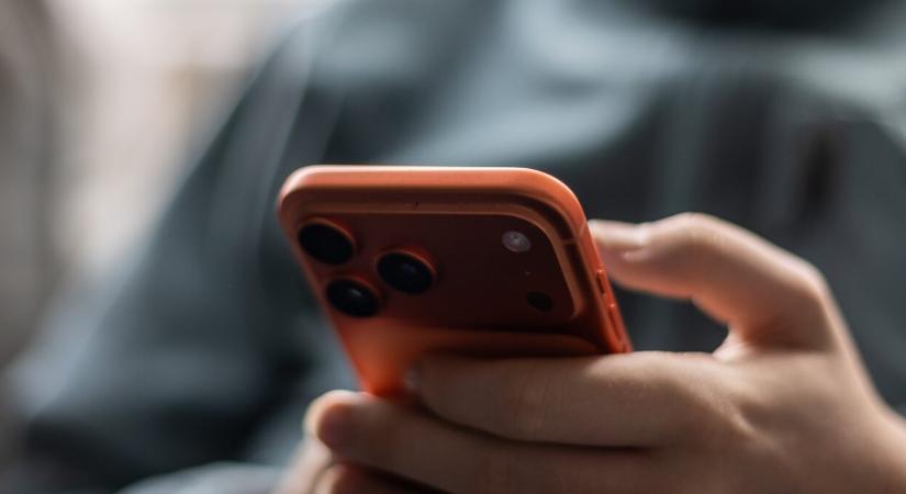 Betelhet a feketelista: váratlan korlátozást vezet be az Apple az iPhone-okon