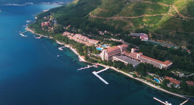 Marmaris: Törökország titkos paradicsoma, ahol a zöld fenyvesek szinte belelógnak a tengerbe