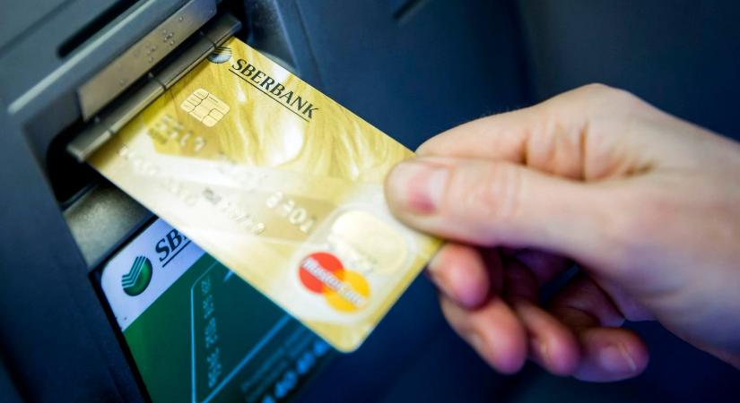 Gondok lehetnek a bankkártyájával, figyelmeztet a bank