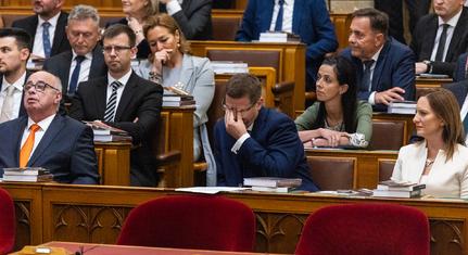 Még a Fidesz is megszavazza a képviselői tiszteletdíjak csökkentését