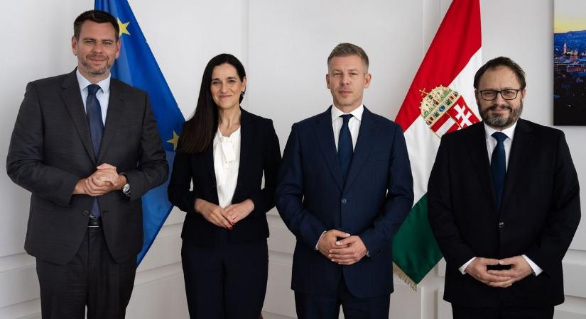Valami nagyon nem stimmel Magyar Péter brüsszeli útjával: lemondták a sajtótájékoztatót, más lehet az igazság az uniós pénzekről – erre készülhet Ursula von der Leyen