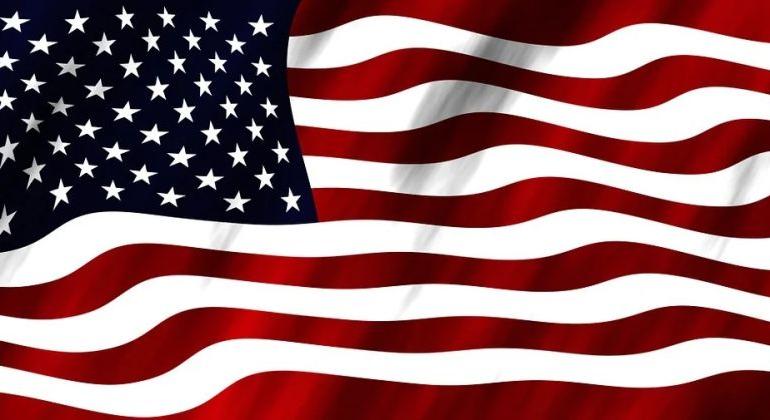 Dráma Lengyelországban: felborult az amerikai katonák teherautója