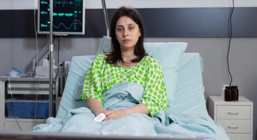 A kórházban ébredt a menyasszony a nászéjszaka után: 75 gumikesztyűvel akarták megölni?