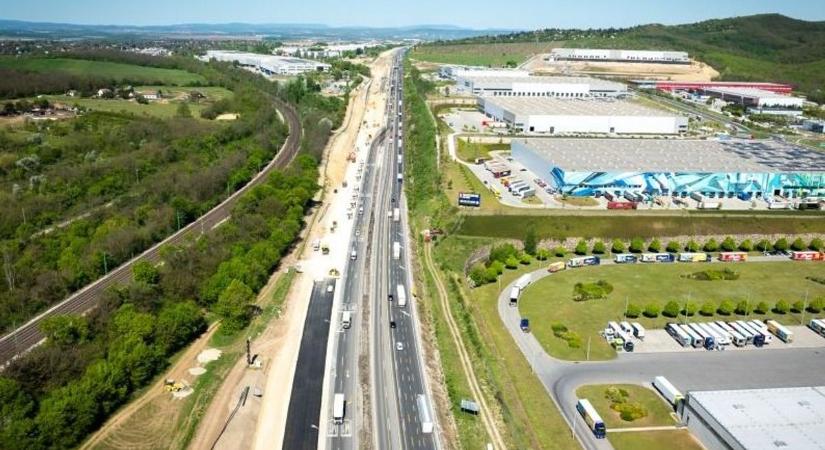Autósok, figyelem: Ekkor lesz vége a rémálomnak az M1-es autópályán! (galéria)