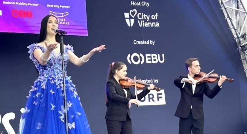Megható pillanat a bécsi nagyszínpadon: két fehérvári diák lopta el a show-t