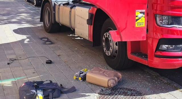 A barcelonai rendőrség előtt fosztották ki a kamionos magyar házaspárt, mindenüket elvitték