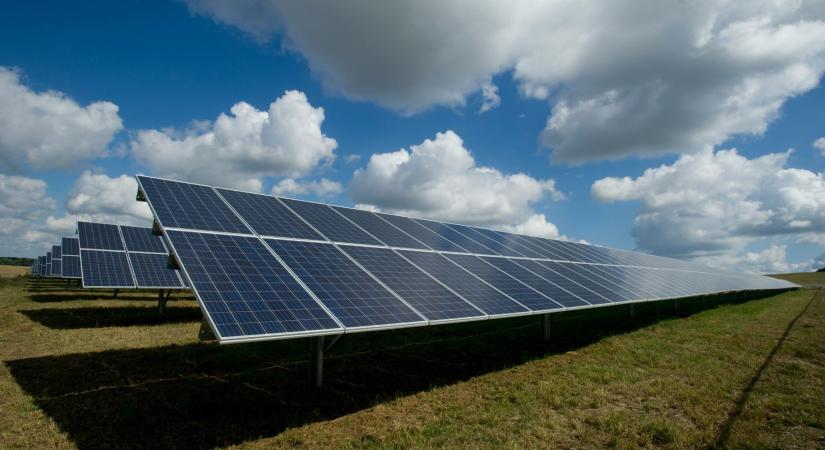 Történelmi hónap volt április: a szél- és napenergia legyőzte a gázt