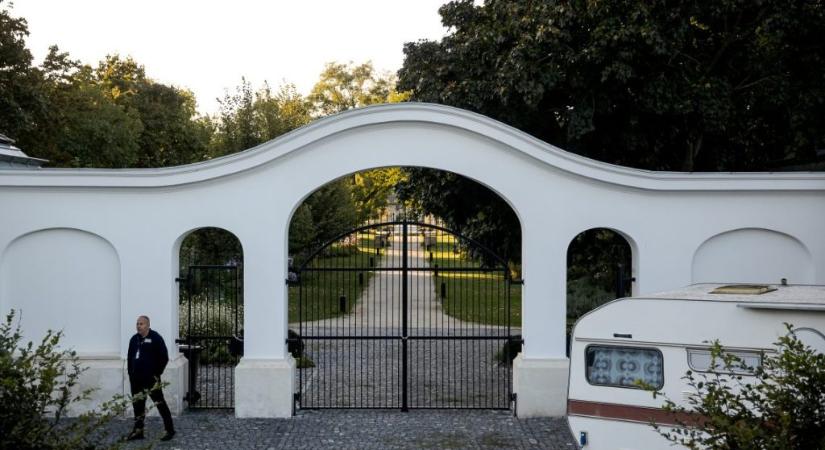 Komoly büntetést szabott ki Hatvanpuszta tervezőjére a Magyar Építész Kamara