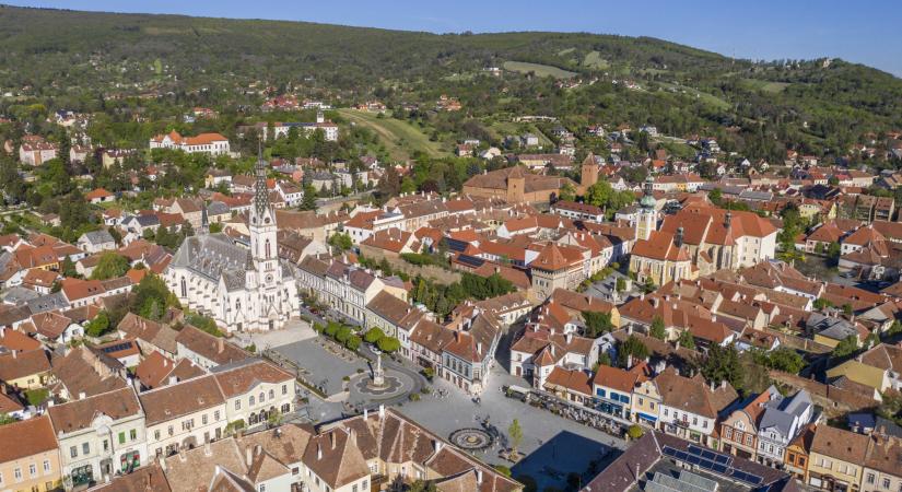 Azbeszt-ügy: drámai a helyzet a magyar turistavárosban, azonnali mentőövet kérnek a Tisza-kormánytól
