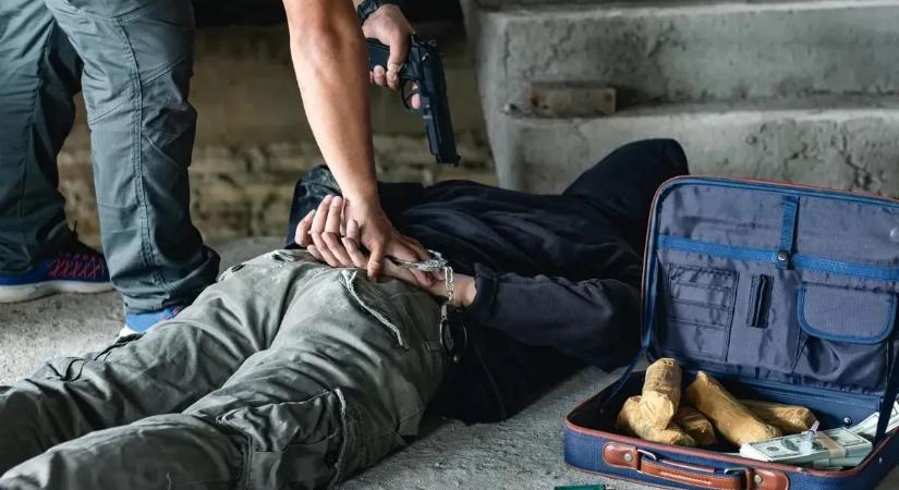 Sok minden van a Kiskunfélegyházán elfogott drogdíler rovásán