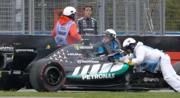 Elárulta a Mercedes, mi okozta Russell kiesését