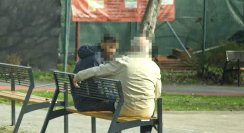 Rendőrök vitték el K. Endrét, gyanúsítottként hallgatják ki a kegyelmi ügyben