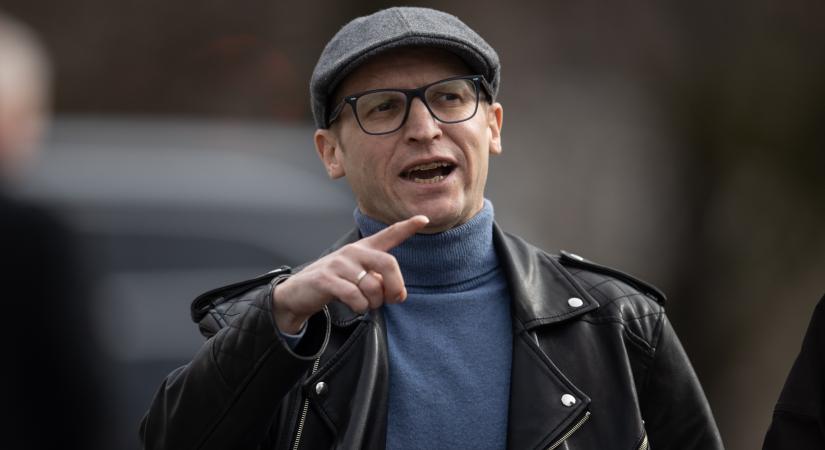 Demeter Szilárd kitálalt: e-mailek érkeztek arról, kiket ne játsszanak a Petőfiben