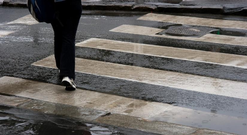 Zebrán gázolt el egy győri anyukát és egy gyermeket az ittas sofőr