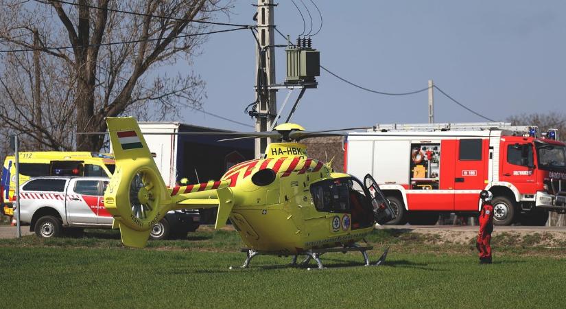 Vezetés közben rosszul lett a mentőgépkocsi-vezető – mentőhelikopter is érkezett a helyszínre