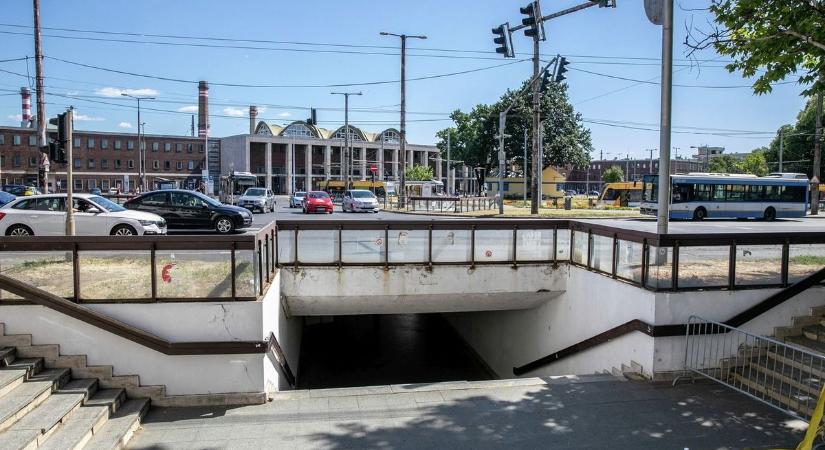 Borzalom a Petőfi téren: részeg nő lépett a fagyizó nénihez, ami utána jött, 4 év letöltendő