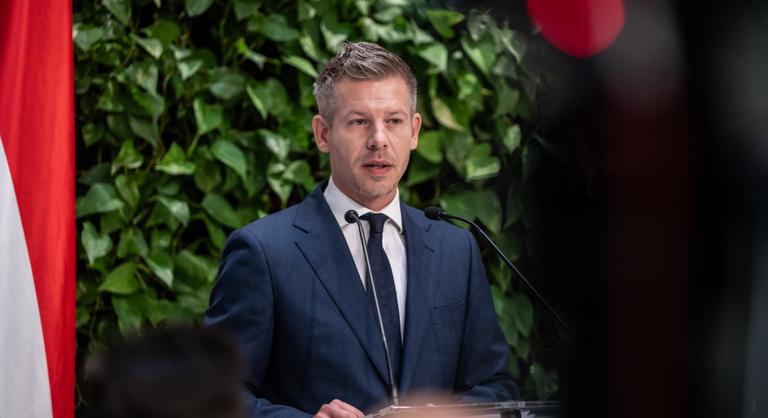 Magyar Péter fontos bejelentésre készül péntek délután