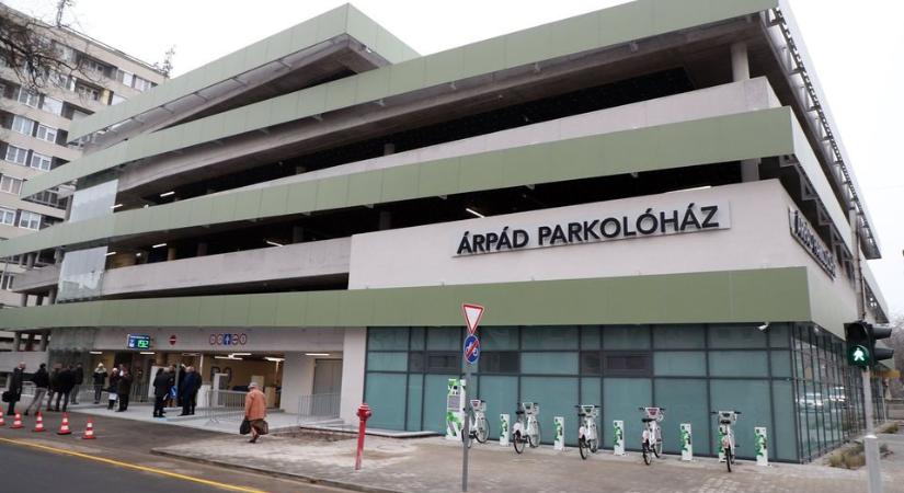 Ideiglenes közlekedési rend az Árpád parkolóházban