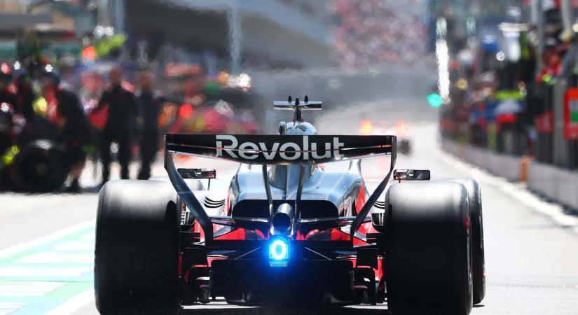 Három szín, több információ: új hátsó LED-fényeket próbáltak ki az F1-ben