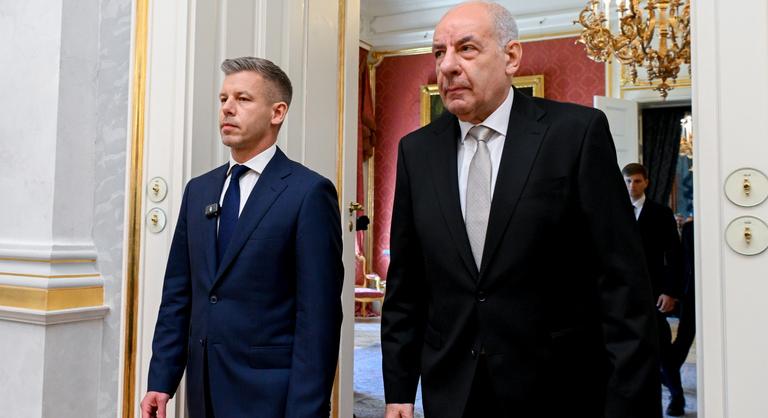 Magyar Péter azonnal reagált Sulyok Tamás bejelentésére, négyszemközt még másról beszélt a köztársasági elnök