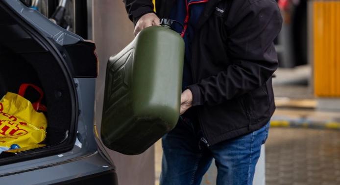 Hargita megye: négyszáz liter gázolajat lopott el öt, 18 és 20 év közötti fiatal
