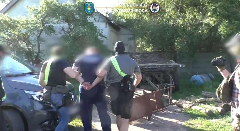 Gyermekvédelem: 14 helyszínen tartott házkutatást a rendőrség, a miniszter a Szent Ágota vezetőivel tárgyalt