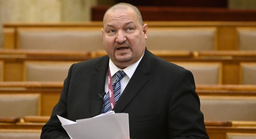 Németh Szilárd lemondott elnöki posztjáról