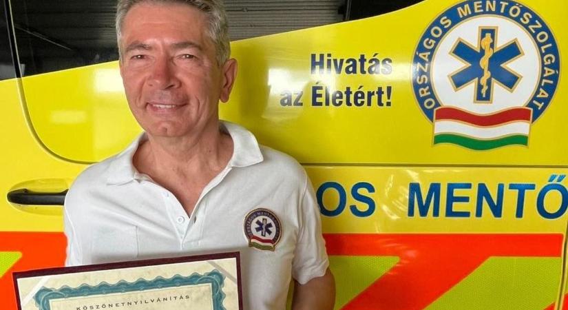 Ezrek életét mentette meg, így búcsúztatták kollégái a megbecsült debreceni mentőst, Szabó Sándort