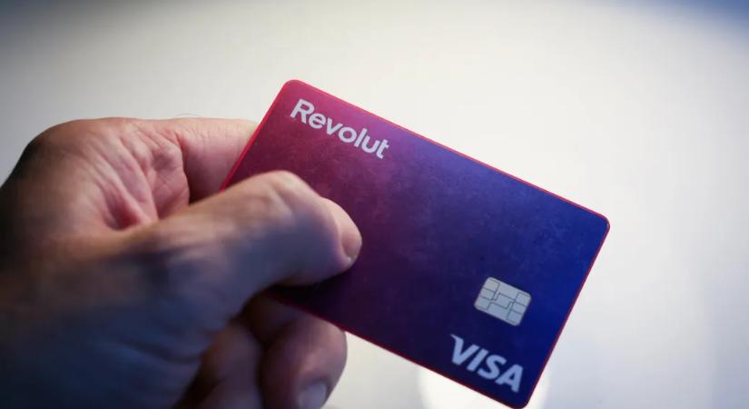 A Revolutnál is föl lehet venni 300 ezer forint készpénzt ingyenesen