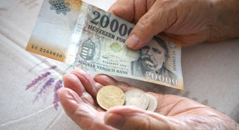 Máskor érkezik a júniusi nyugdíj a számlákra és a postán keresztül: erre figyelj