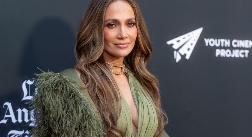Micsoda? Jennifer Lopez eltüntette Ben Affleck nevét a közös tetoválásukról