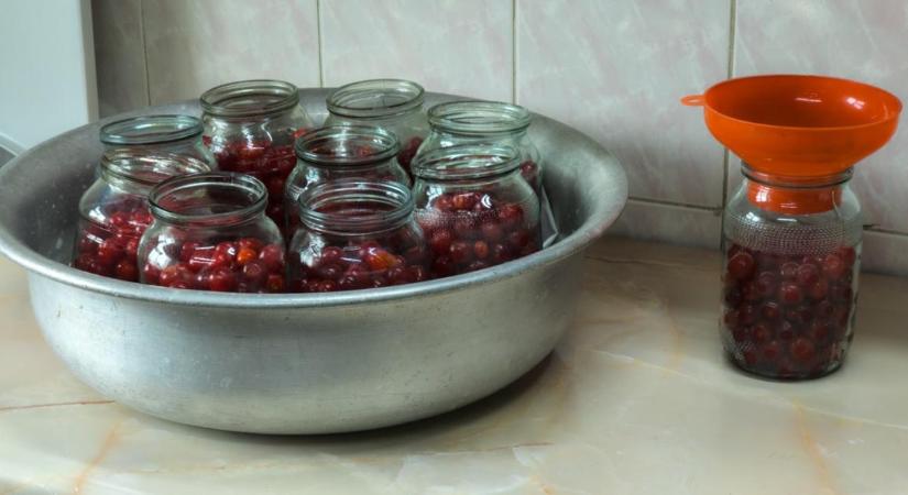 Békebeli cseresznyebefőtt: most kell elmenteni ezt a receptet