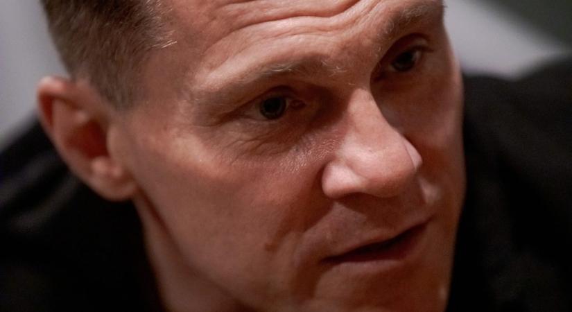 Hujber Ferenc Eszenyi Enikőnek: Elmész te a picsába