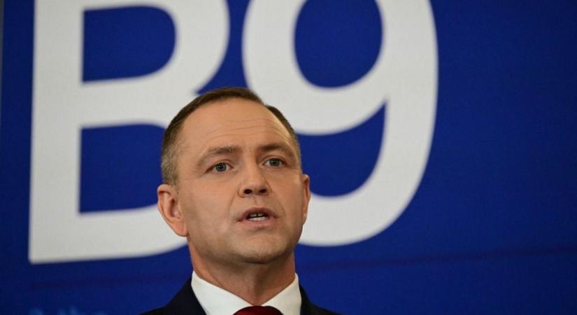 Kiverte a biztosítékot Zelenszkij Lengyelországban: Nawrocki már a legmagasabb állami kitüntetést is visszavonná tőle