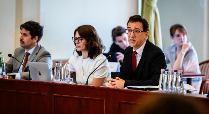 Karácsony Gergely igazgatótanácsokat javasol a fővárosi cégek élére